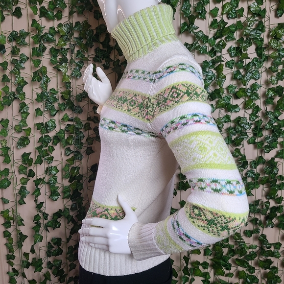 Vintage Women's Colorful Alpine Nordic Turtleneck Knit Sweater - Picture 4 of 12